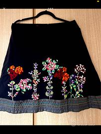 Gonna Desigual tg.XL ( 48 ) nera fiori colorati