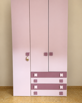 Armadio camera rosa e viola – 3 ante + 4 cassetti