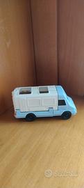 Camper vintage bianco e azzurro, apribile