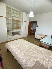 Posto letto in app.to CON DUE BALCONI - PERETOLA