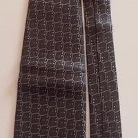 Cravatte Armani e Cavalleggeri