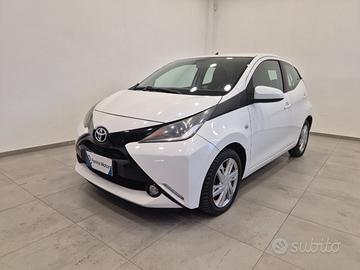 Toyota Aygo 5p 1.0 x-play aut. - NEOPATENTATI - Ca
