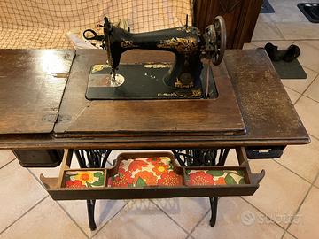 Macchina da cucire anni '50 SINGER