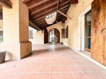 CASA SEMINDIPENDENTE A CREMONA