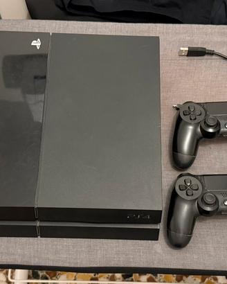 PS4 Fat 500 GB + 2 Controller + 8 Giochi