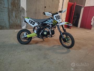 Pit bike