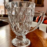 Caraffa in vetro con manico