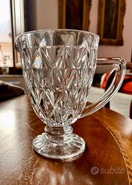 Caraffa in vetro con manico