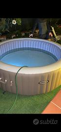 Piscina idromassaggio 8 posti