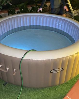 Piscina idromassaggio 8 posti