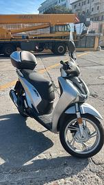 SCOOTER HONDA SH125i