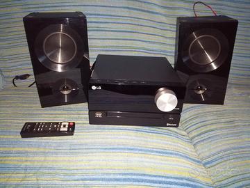 stereo con altoparlanti
