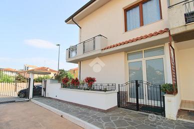 TRIFAMILIARE A MONTESILVANO