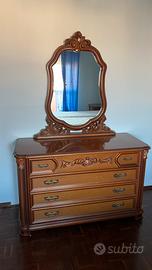 Cassettiera con specchio e mobiletti da letto