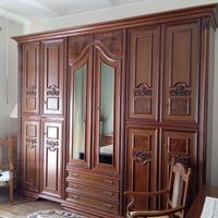 Camera da letto in legno massello