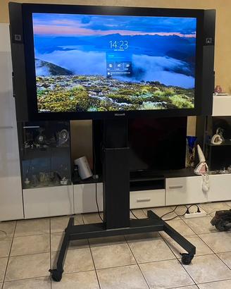 Microsoft Surface Hub 84”