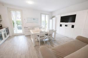 3 LOCALI A CASTELNUOVO DEL GARDA