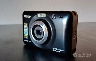 Nikon Coolpix S30 10.1 MP Sensore CCD Waterproof! 