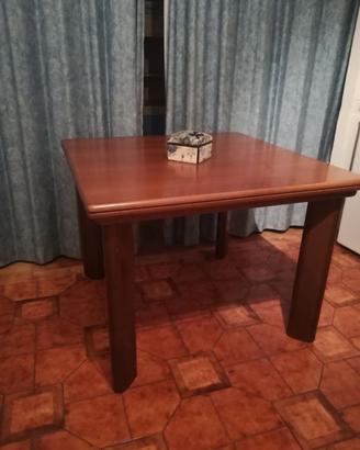 Tavolo e soggiorno