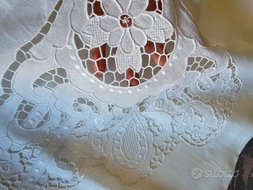 Completo letto matrimoniale in lino ad intaglio 