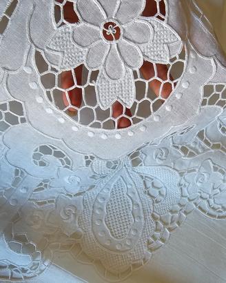 Completo letto matrimoniale in lino ad intaglio 