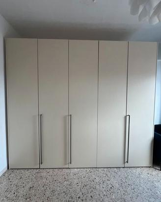 Armadio 5 ante (2 doppie e 1 singola)