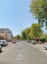 Acilia, mansarda in villa con piscina