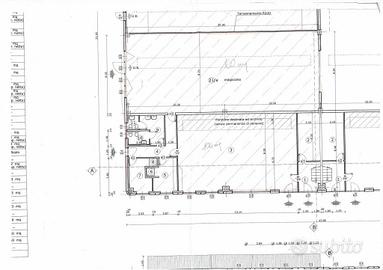 Immobile di 338 m² con 1 locale a Cento