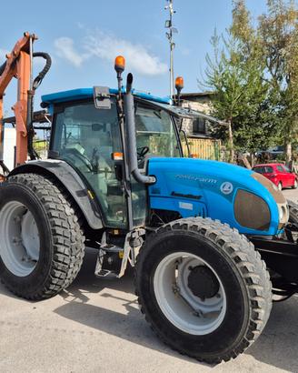 Trattore Landini PowerFarm 100 con trince