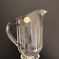 Vecchia caraffa in vetro