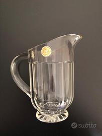 Vecchia caraffa in vetro