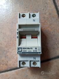 Interruttore magnetotermico C10  AVE