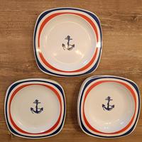 piatti plastica di design 