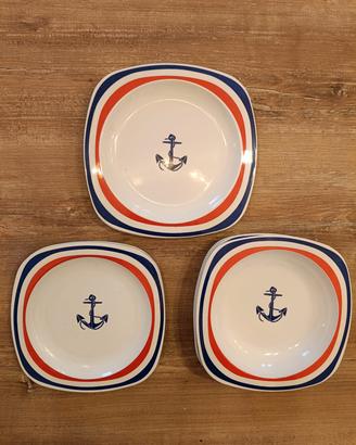 piatti plastica di design 