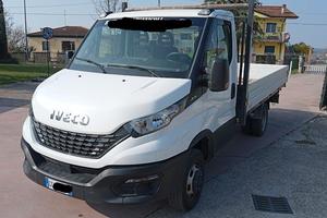 Autocarro Iveco Daily 35C14 cassone fisso