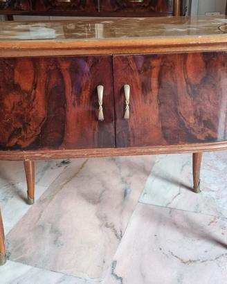 Mobiletto d'antiquariato