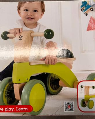 Triciclo in legno Hape