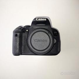 Macchina Fotografica Canon EOS 700D + EFS 18-55