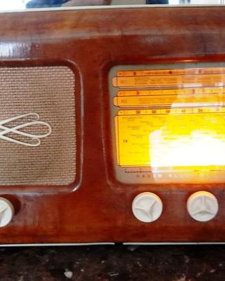 radio allocchio bacchini  mod 225 funzionante  AM