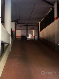 Posto auto in garage in Lucca - Viale Giusti