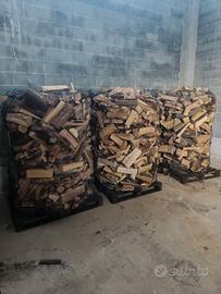 bancali di legna da ardere 