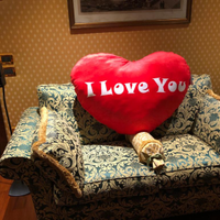 Maxi cuscino rosso in peluche