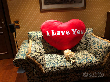 Maxi cuscino rosso in peluche