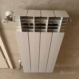 radiatore acqua calda Termosifoni