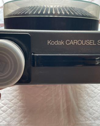 PROIETTORE DIA KODAK  CAROUSEL S-AV2000