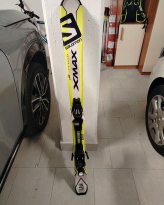 sci, bastoncini e casco 