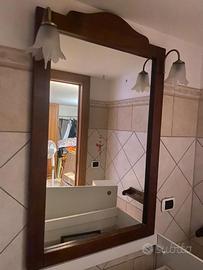 Specchio con luci per bagno.