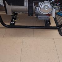 Generatore di corrente 220 volt