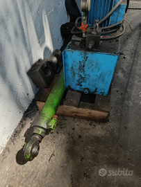 Centralina oleodinamica con pistone