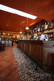 Arredamento completo pub, pizzeria, ristorante
